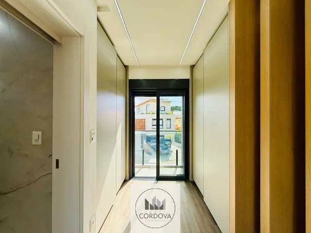 Imagem 10: Imperdível! Casa de luxo com 4 suítes e 3 vagas de garagem em Balneário Camboriú-SC