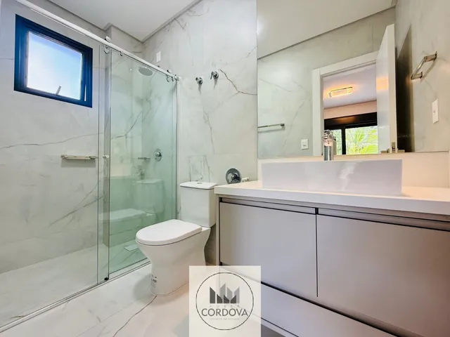 Imagem 6: Imperdível! Casa de luxo com 4 suítes e 3 vagas de garagem em Balneário Camboriú-SC