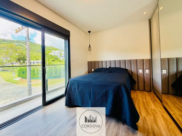 Imagem 3: Imperdível! Casa de luxo com 4 suítes e 3 vagas de garagem em Balneário Camboriú-SC
