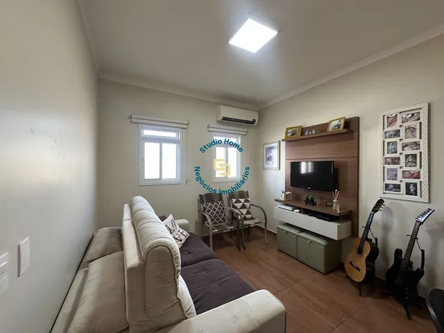 Imagem: A casa em condomínio possui 2 Dormitórios, 1 Suíte, 3