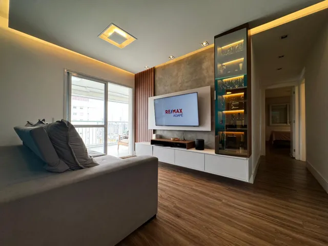 Imagem: O apartamento possui 2 Dormitórios, 1 Suíte, 2 Banheiros,