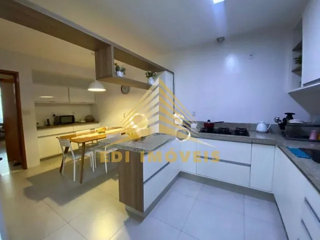 Imagem: O apartamento possui 3 Dormitórios, 1 Suíte, 3 Banheiros,