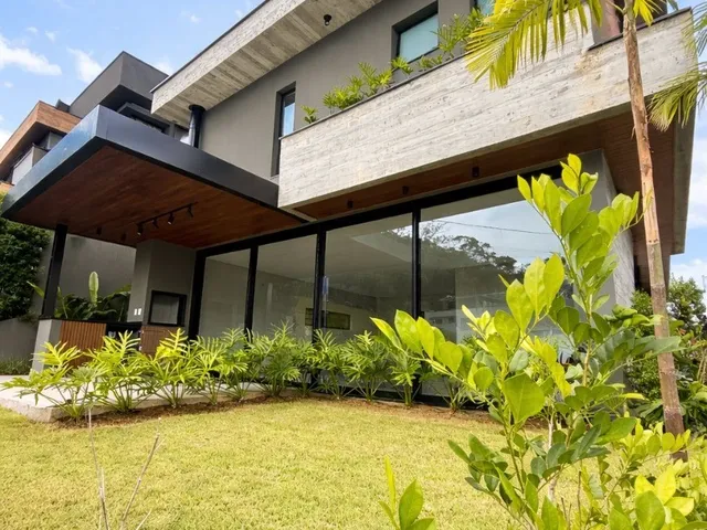 Imagem: Casa de alto padrão em condomínio à venda