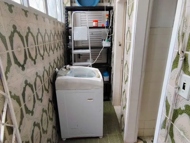 Imagem 3: ALUGO Apto Mobiliado, Barra, 100m², 3º andar escadas 3/4, sala ampla, 2 banheiros