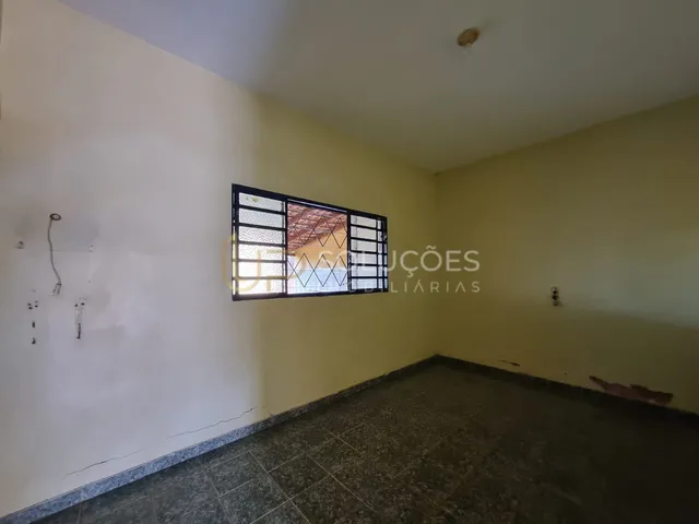 Imagem 10: Casa 3 Quartos | 2 Lojas Comerciais, Lote de 900m²