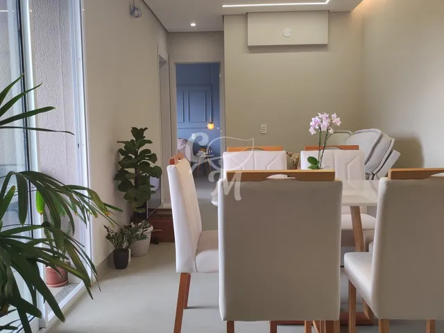 Imagem: O apartamento possui 4 Dormitórios, 1 Suíte, 2 Banheiros,