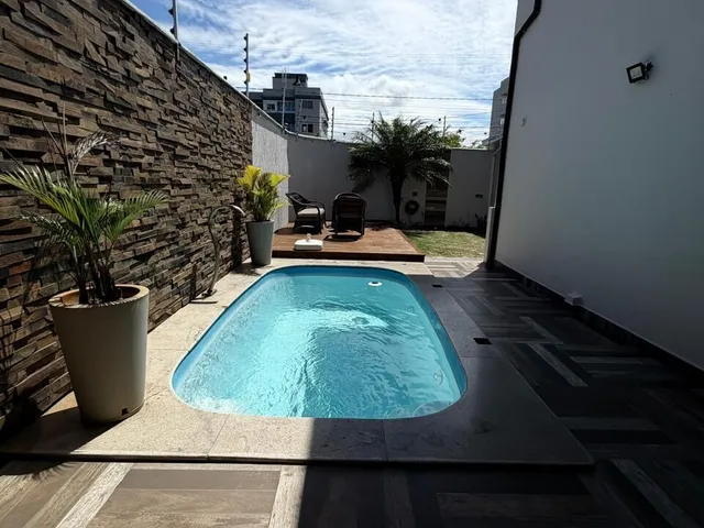 Imagem 3: Espetacular: Sobrado de Alto Padrão com Piscina e Área Gourmet: Nova Palhoça!