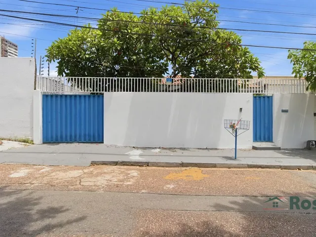 Imagem: A casa possui 3 Dormitórios, 2 Suítes, 3 Banheiros, 3