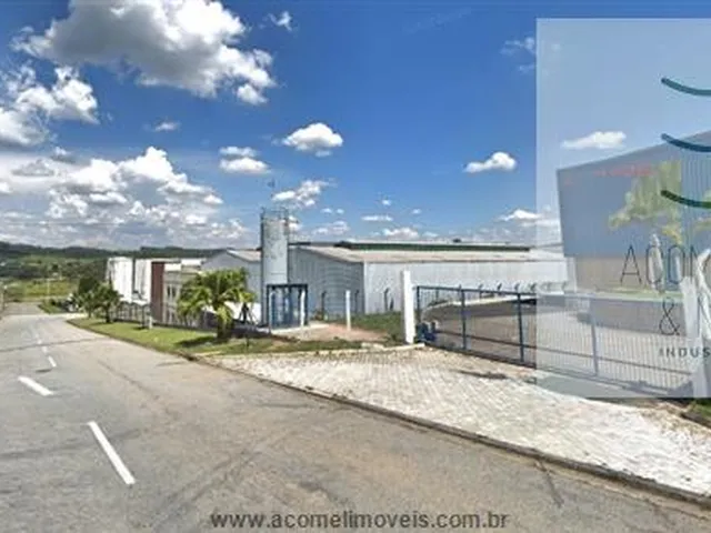 Imagem: O depósito possui 11 Banheiros, 25 Vagas na garagem,