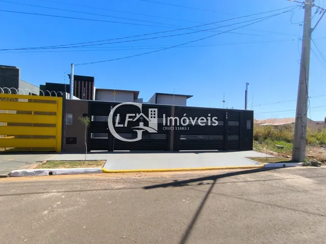 Imagem: A casa possui 1 Dormitório, 1 Suíte, 1 Banheiro, 1 Vaga