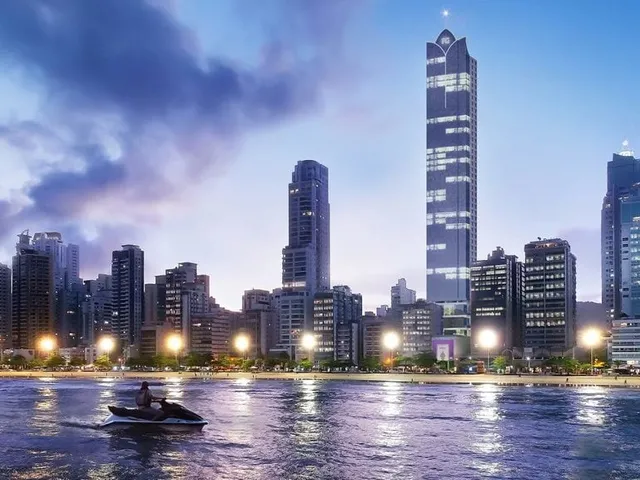 Imagem 3: Apartamento de Luxo no Centro de Balneário Camboriú-Sc: 4 Suítes e 4 Vagas, 289,22M²