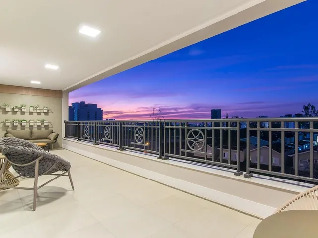 Imagem: O apartamento possui 4 Dormitórios, 4 Suítes, 5