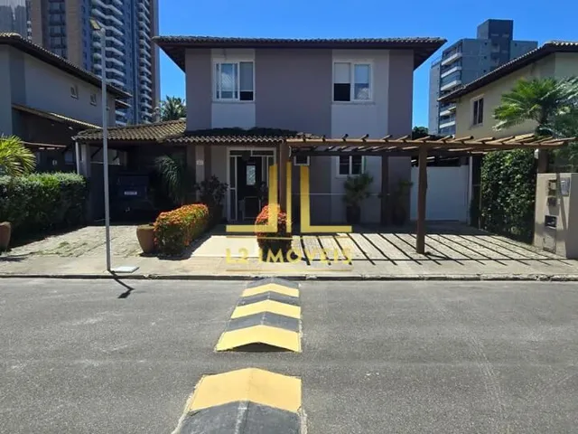 Imagem: A casa em condomínio possui 4 Dormitórios, 2 Suítes, 5