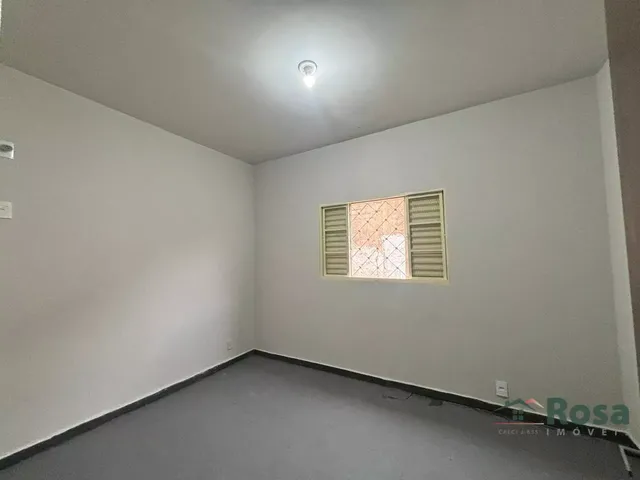 Imagem 5: Oportunidade! Casa Residencial/Comercial para Venda, 4 Quartos (1 Suíte), Próximo Av