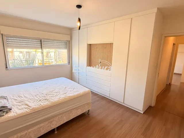 Imagem: Apartamento Semimobiliado de 3 Dormitórios