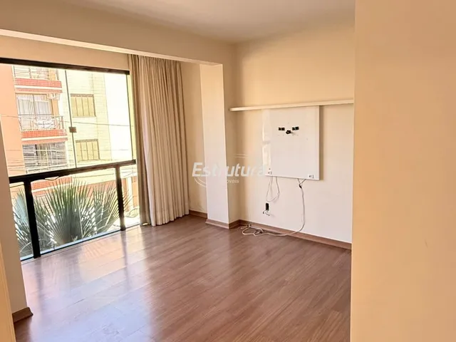 Imagem 10: Apartamento Semimobiliado de 3 Dormitórios com Suíte no Centro