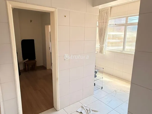 Imagem 16: Apartamento Semimobiliado de 3 Dormitórios com Suíte no Centro