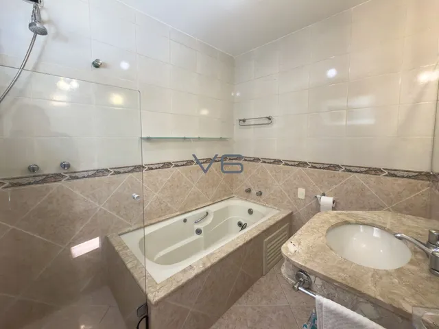 Imagem 12: Sobrado Padrão com 144m² privativos, 1 suíte e 2 quartos, 2 vagas de garagem, no