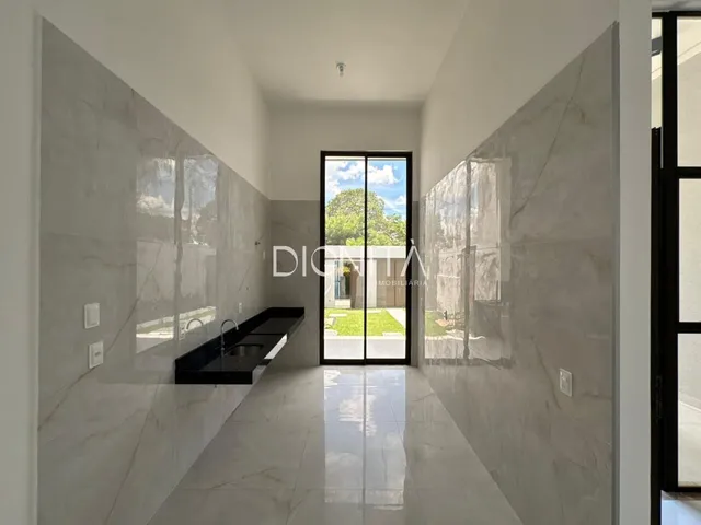 Imagem 15: Sofisticação e Conforto: Linda Casa com 3 Suítes e Acabamento Premium