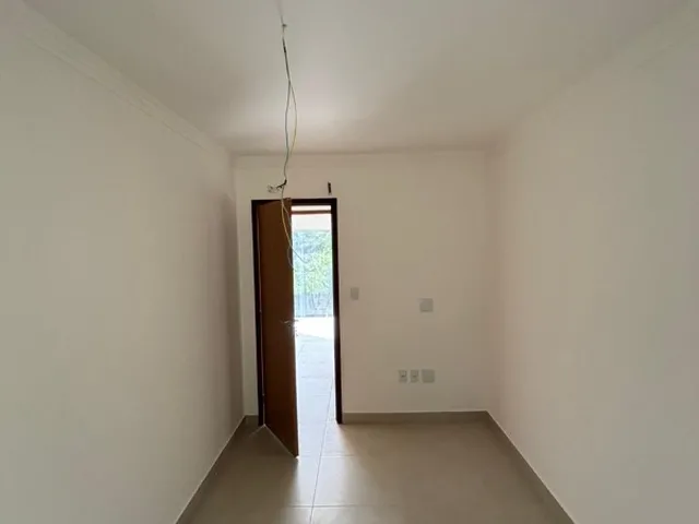 Imagem 6: Casa Duplex ? 3 Quartos (2 Suítes) + Varanda ? Vila de Abrantes