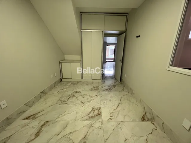 Imagem 7: Imóvel à venda: Casa com 4 quartos, 4 suítes, 2 salas e 5 banheiros na cidade de