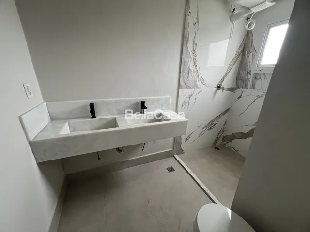 Imagem 3: Imóvel à venda: Casa com 4 quartos, 4 suítes, 2 salas e 5 banheiros na cidade de