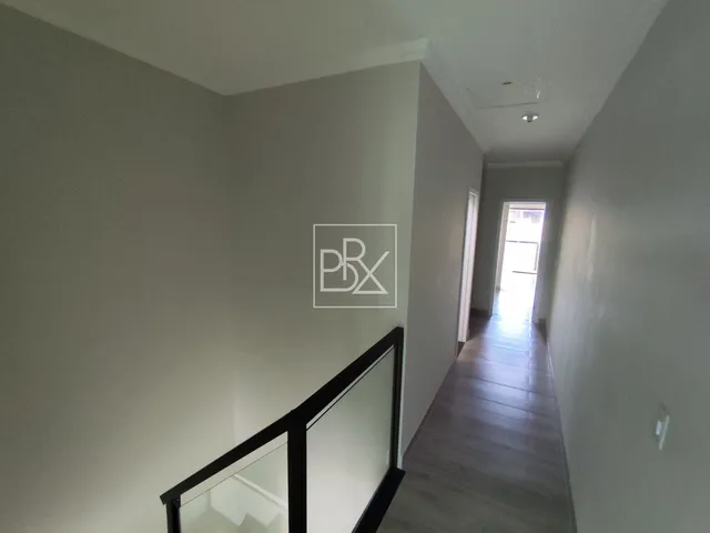 Imagem 4: Casa com Entrada Individual | 2 Quartos com Varanda | 2 Vagas
