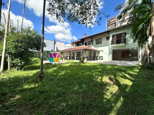 Imagem: Casa com terreno amplo á venda no bairro
