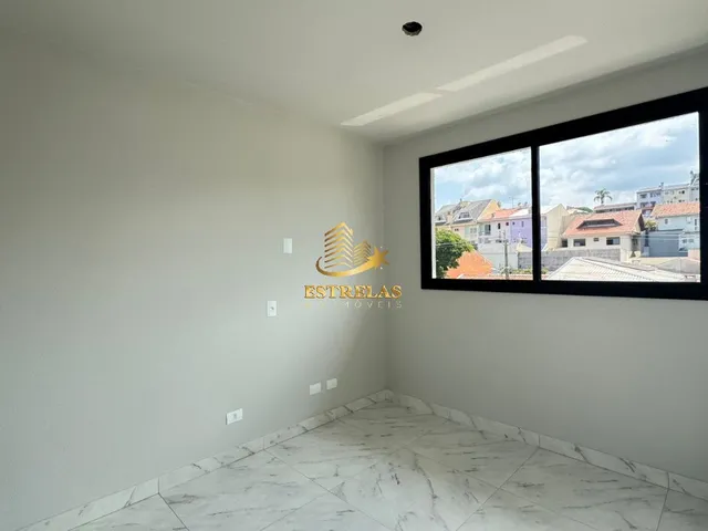 Imagem 9: Imperdível Sobrado à Venda em Curitiba-PR, no Guabirotuba! 3 quartos, 1 suíte, 2