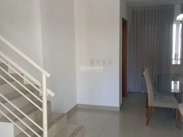 Imagem: A casa em condomínio possui 5 Dormitórios, 3 Suítes, 3
