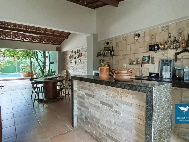 Imagem 12: Casa Duplex com Móveis Projetados, Piscina, Deck e Energia Solar em Rua Pública no