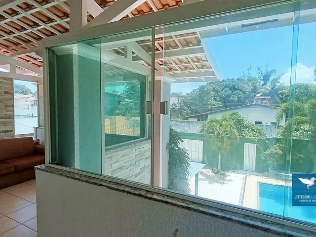 Imagem 3: Casa Duplex com Móveis Projetados, Piscina, Deck e Energia Solar em Rua Pública no