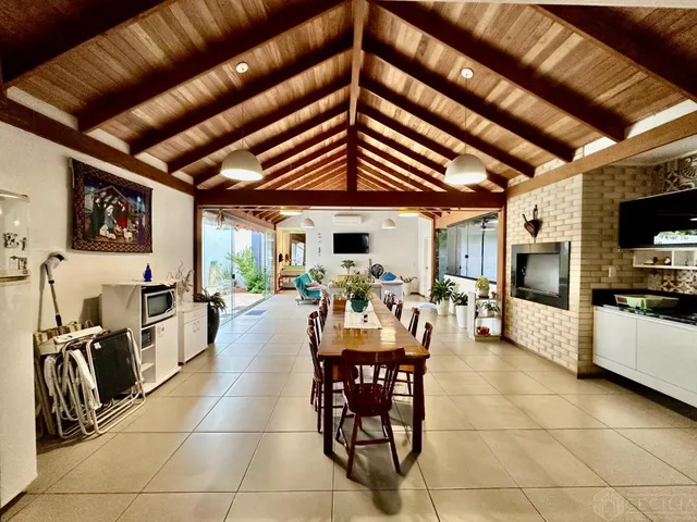 Imagem 5: Raridade: Casa praticamente plana, ideal para quem precisa de muitos dormitórios e