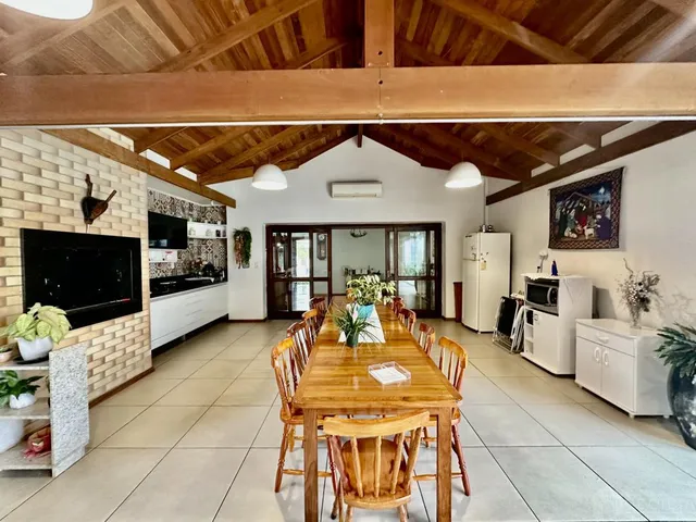 Imagem 8: Raridade: Casa praticamente plana, ideal para quem precisa de muitos dormitórios e