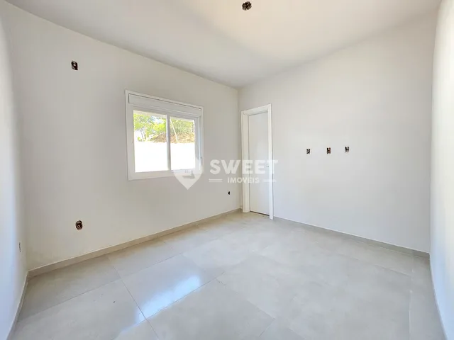 Imagem 4: Casa Nova com fachada Moderna