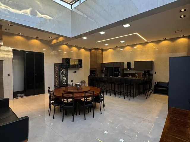Imagem 6: Casa de Alto Padrão com 4 Quartos e 3 Suítes À Venda no Bairro Copacabana em Patos de