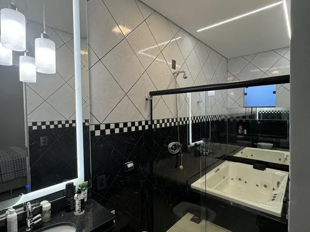 Imagem 2: Casa de Alto Padrão com 4 Quartos e 3 Suítes À Venda no Bairro Copacabana em Patos de