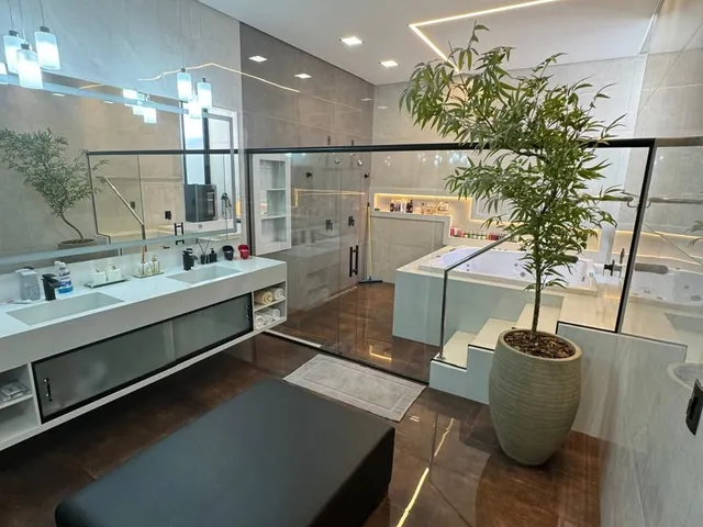 Imagem 14: Casa de Alto Padrão com 4 Quartos e 3 Suítes À Venda no Bairro Copacabana em Patos de
