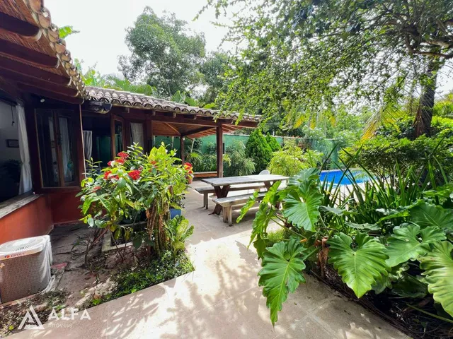 Imagem: Casa com Piscina e 3 Suítes no Centro de