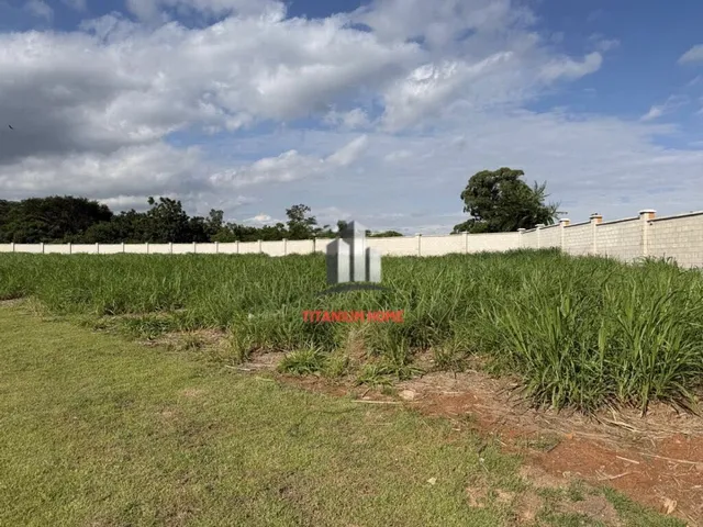 Imagem: O terreno possui 820m² de Área e está localizado em