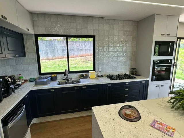 Imagem 11: Casa em Aldeia com 4 quartos, suíte master com terraço, área gourmet, energia solar