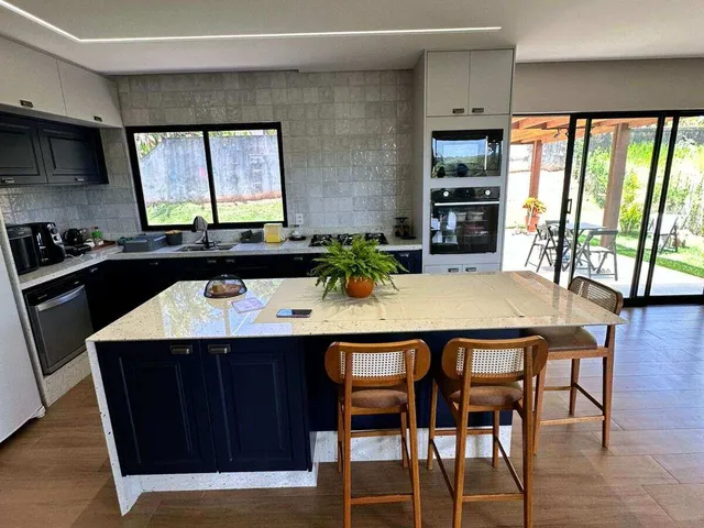 Imagem 12: Casa em Aldeia com 4 quartos, suíte master com terraço, área gourmet, energia solar