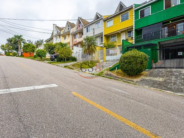 Imagem 2: Sobrado ao lado do Parque Tanguá com 245m², 3 quartos, suíte, ático, churrasqueira e