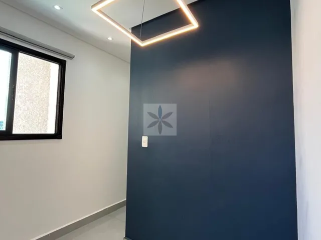 Imagem: O apartamento possui 4 Dormitórios, 1 Suíte, 2 Banheiros