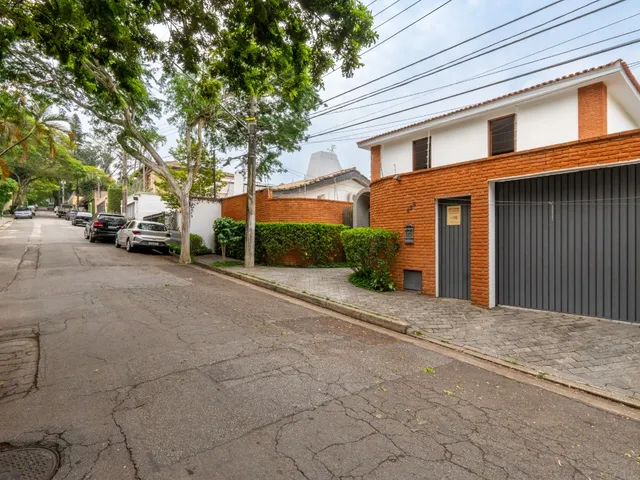 Imagem 2: Casa para venda em Vila Morumbi com 4 quartos, sendo 4 suítes, 410m²