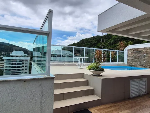 Imagem: A casa possui 3 Dormitórios, 1 Suíte, 3 Banheiros, 3
