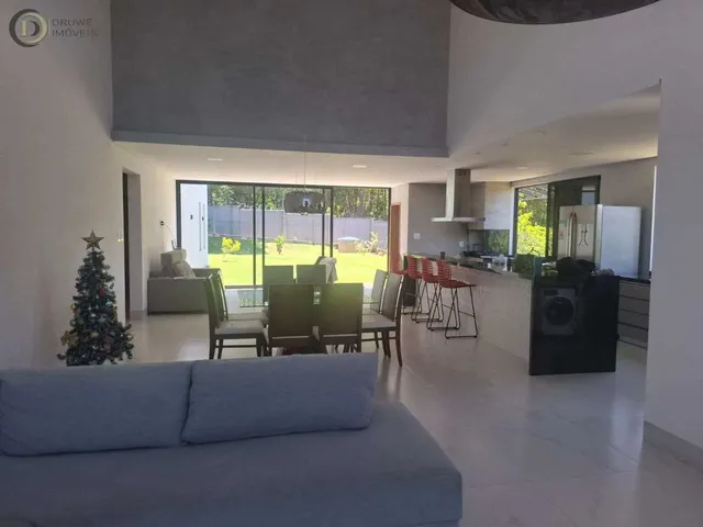 Imagem 6: Casa à venda em Santana do Paraíso, Centro, com 3 quartos, 230m²