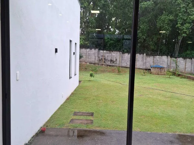 Imagem 3: Casa à venda em Santana do Paraíso, Centro, com 3 quartos, 230m²