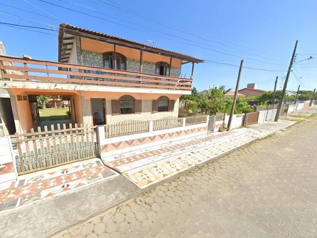 Imagem: Excelente Casa com Amplo Terreno na Praia