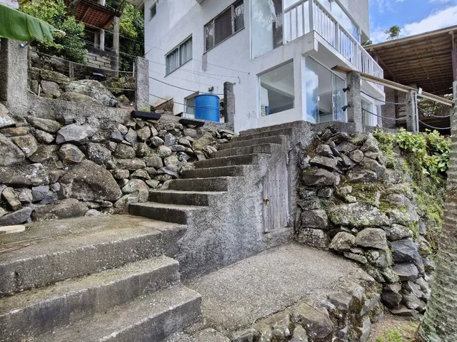 Imagem: Casa Triplex Frente Mar na Enseada de Brito